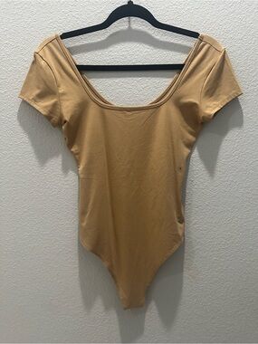 Small NWT by AE, Beige Scoop Neck Short Sleeve thong Bodysuit